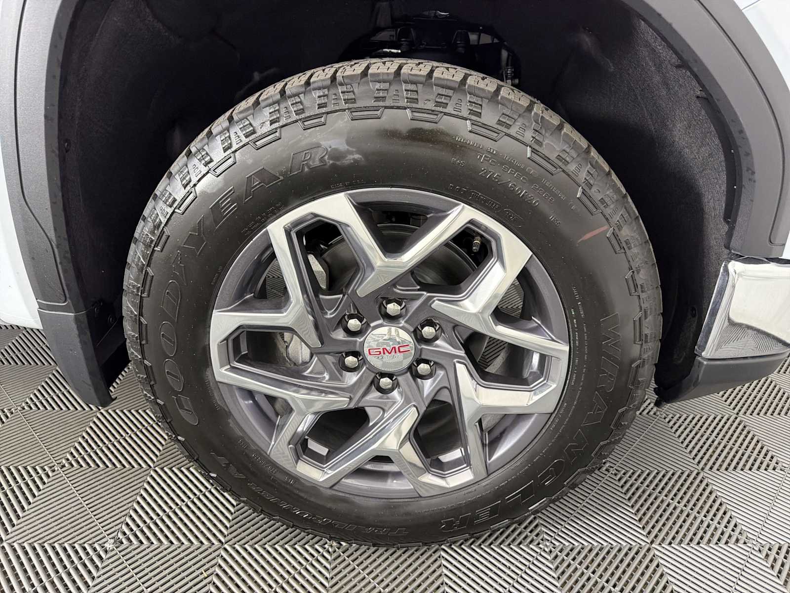 2026 GMC Sierra 1500 SLT - Photo 10