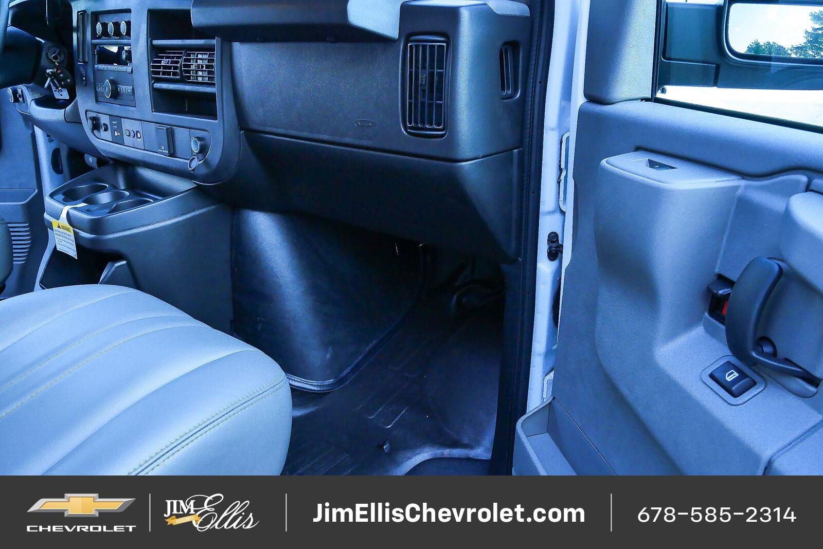 2025 Chevrolet Express Cargo Work Van - Photo 19