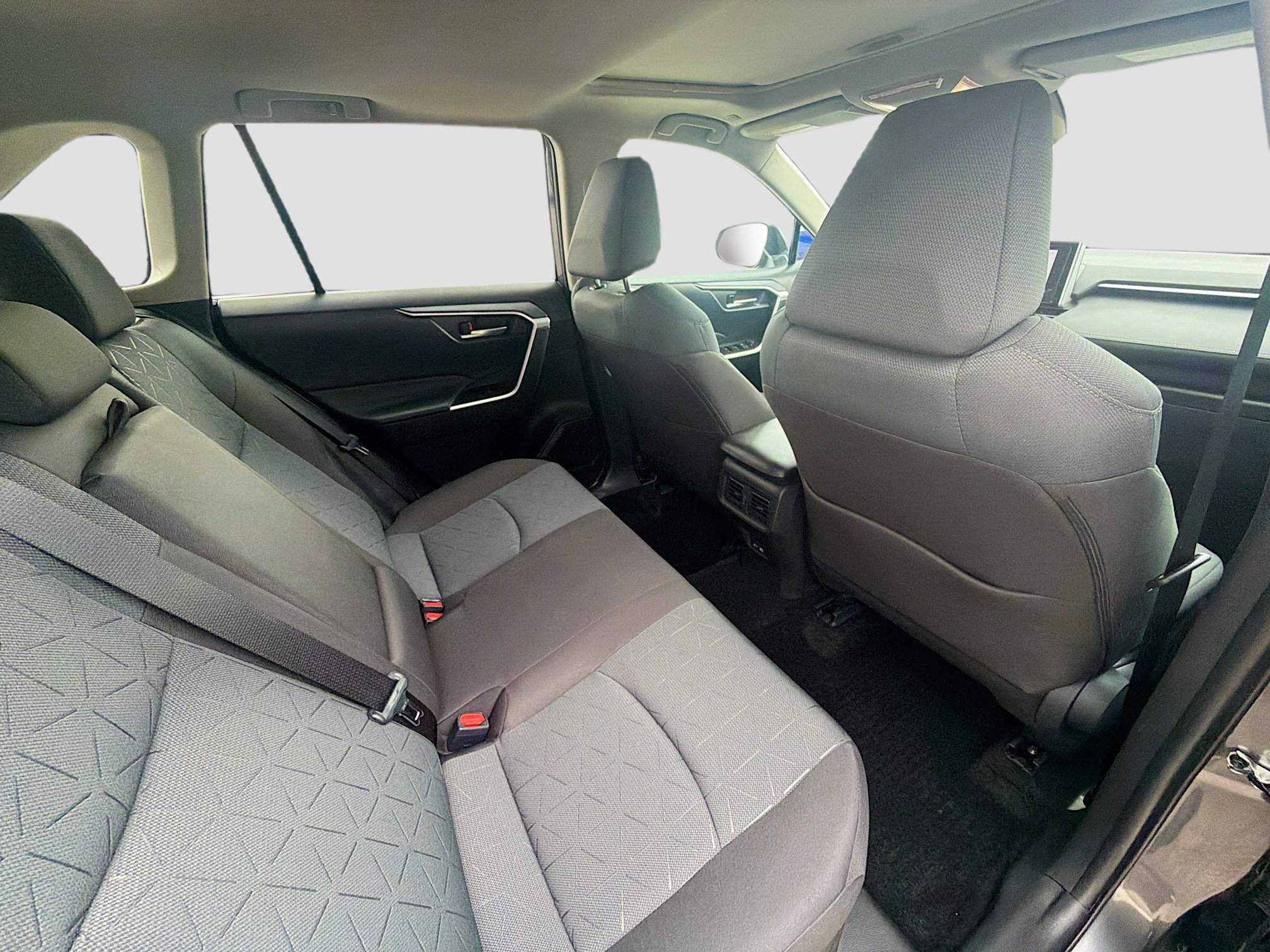 Used 2025 Magnetic Gray Metallic Toyota Hybrid XLE image 29