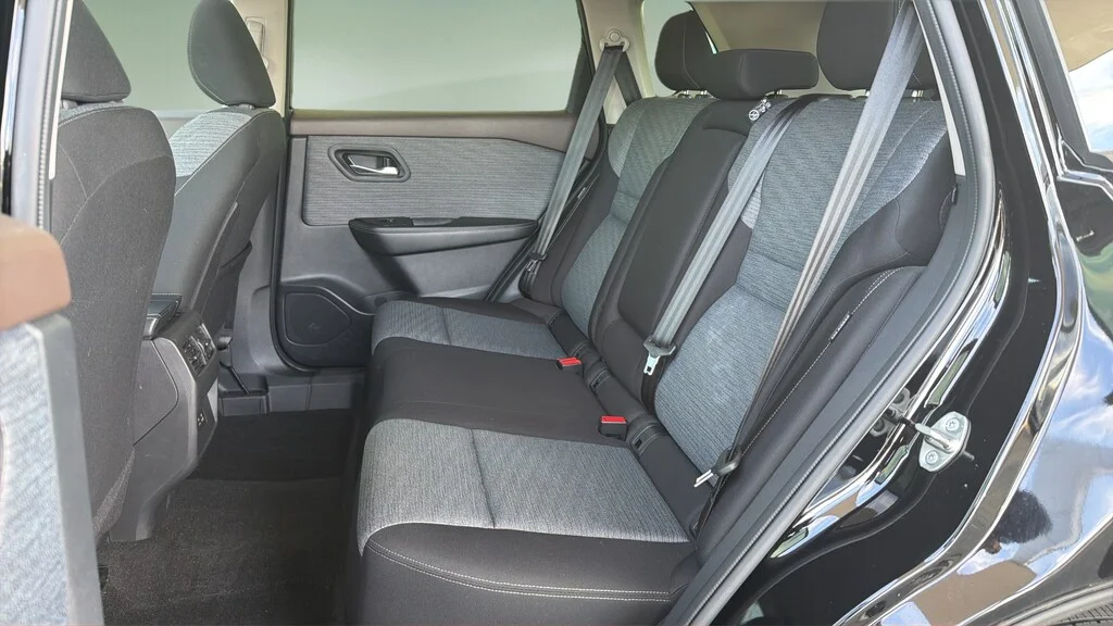 Used 2023 Super Black Nissan SV image 15