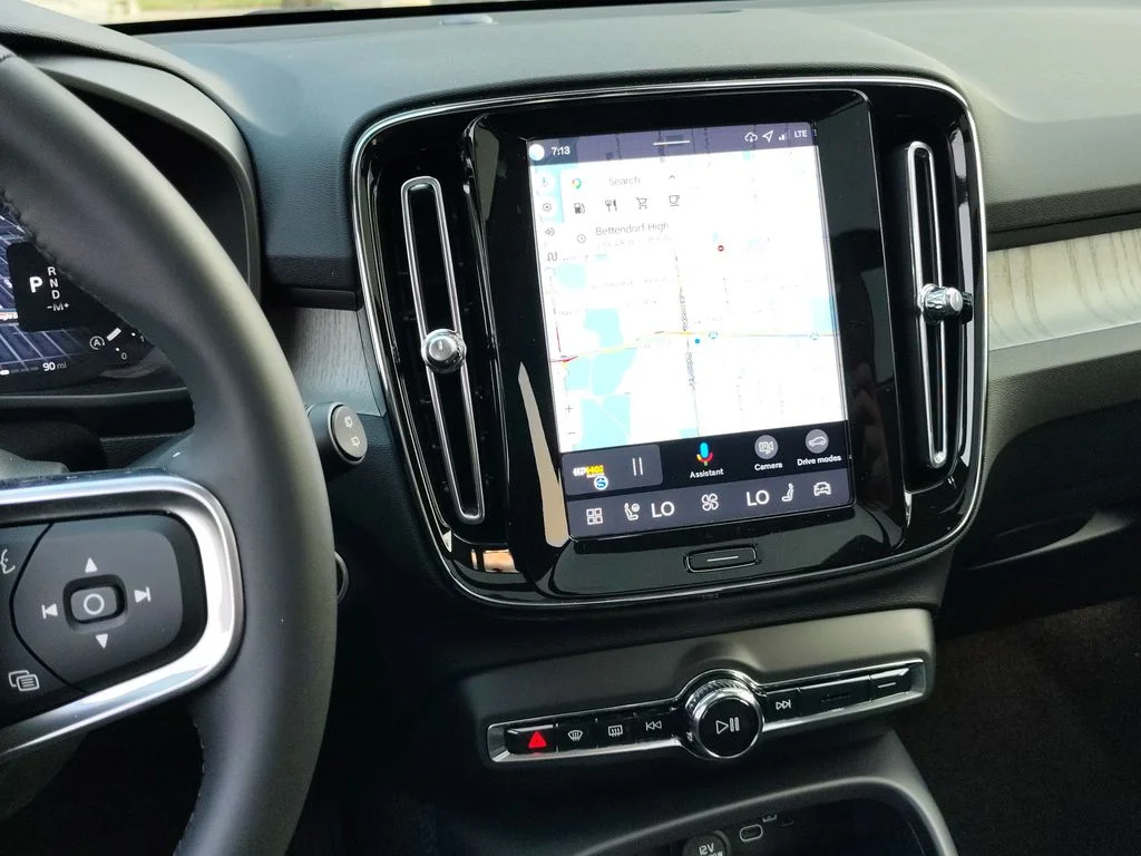 2026 Volvo XC40 Plus - Photo 31
