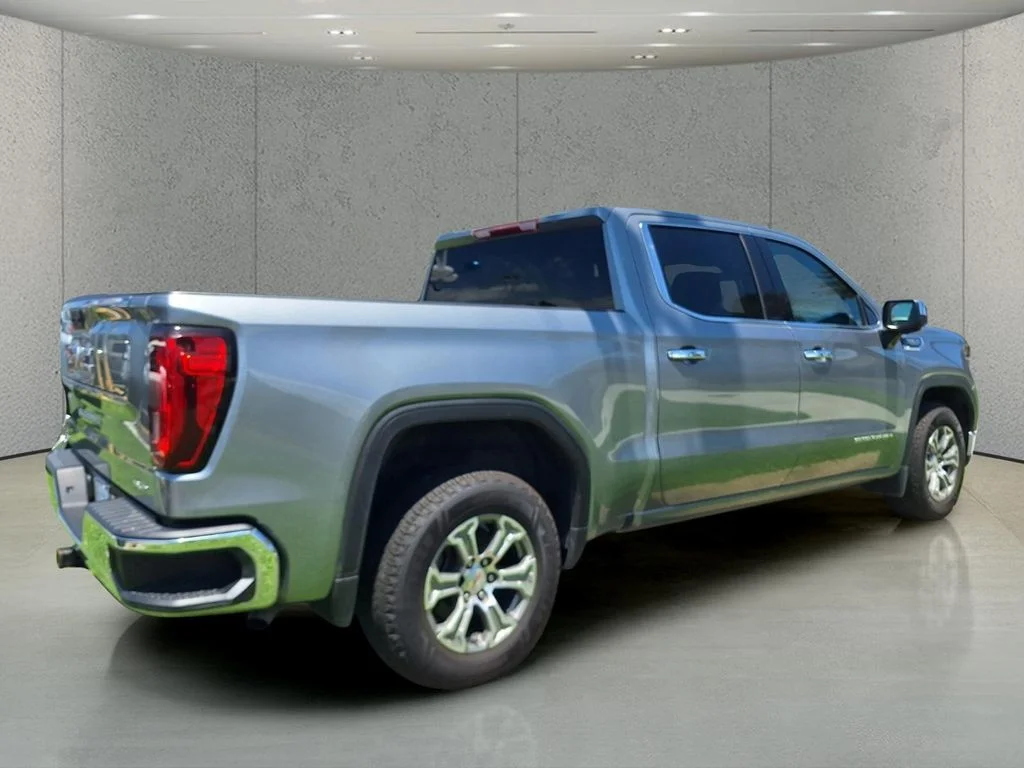 Used 2024 Silver GMC SLT image 5