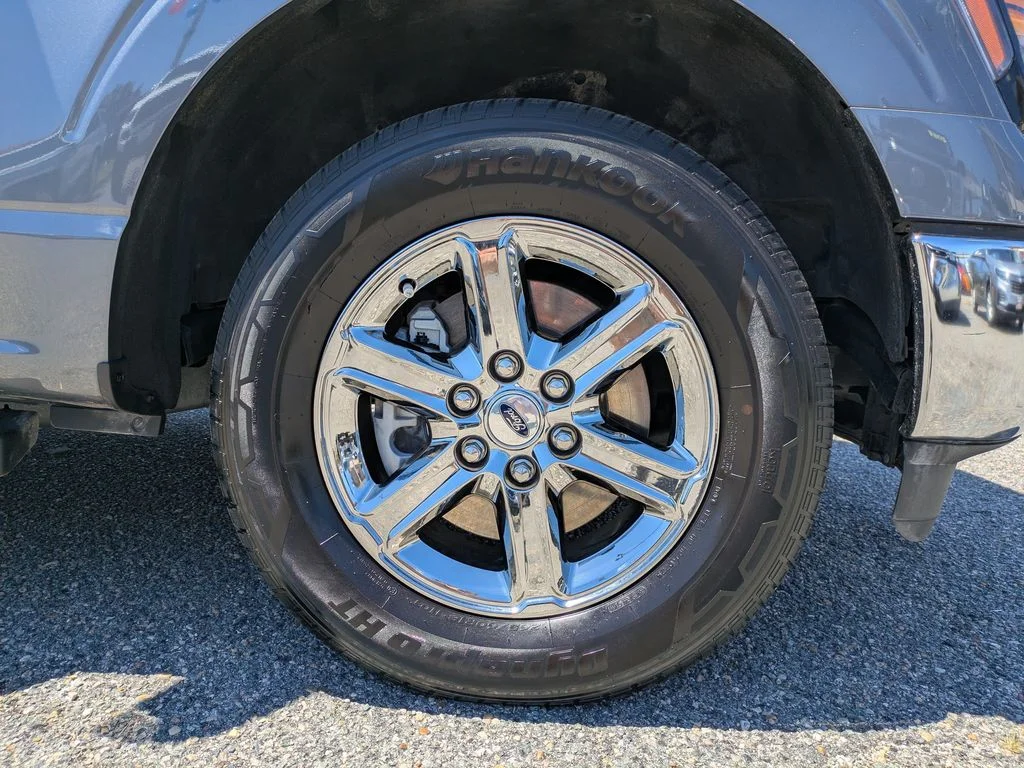Used 2025 Carbonized Gray Metallic Ford XLT image 12