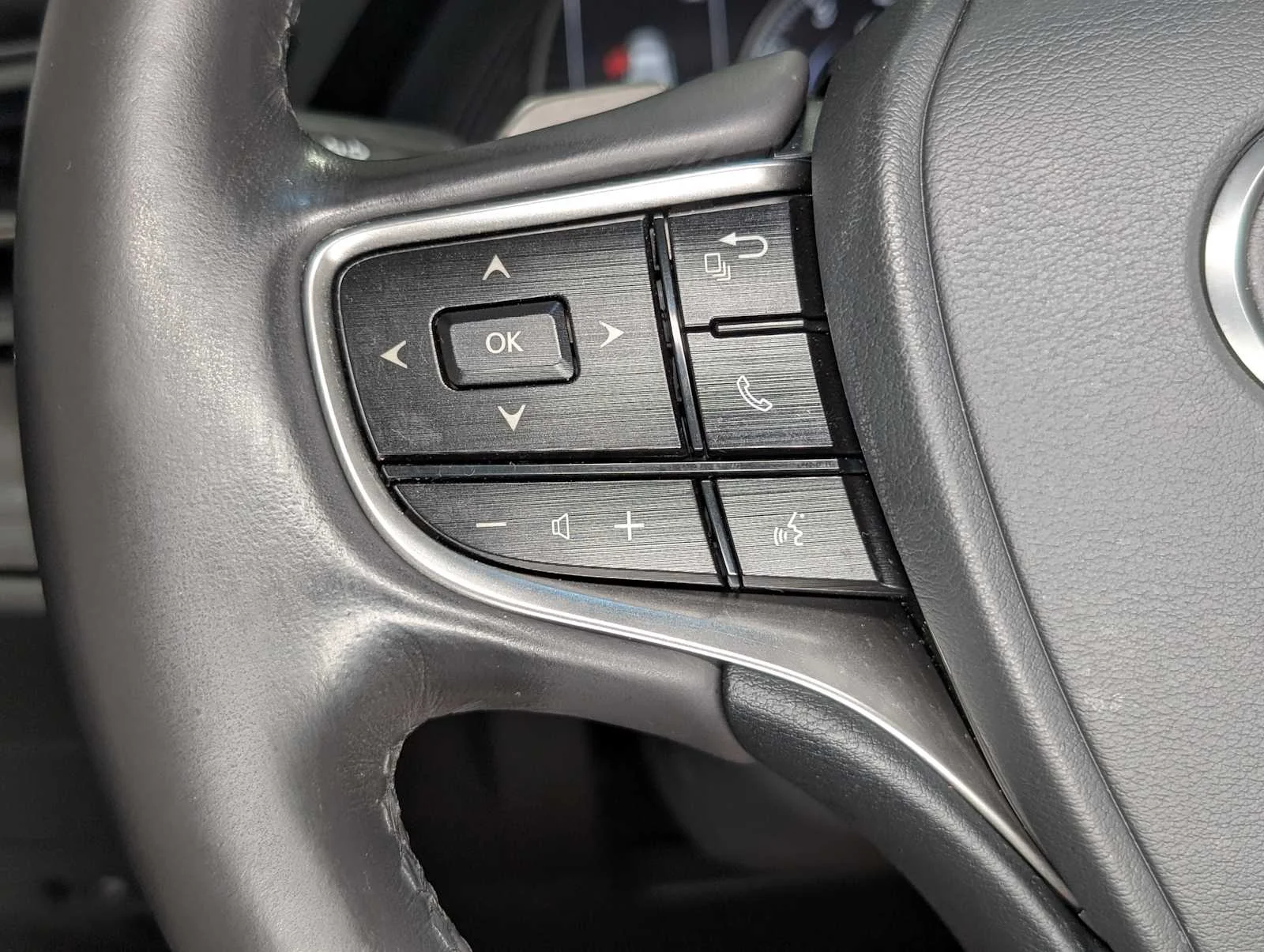Used 2023 Iridium Lexus  image 35