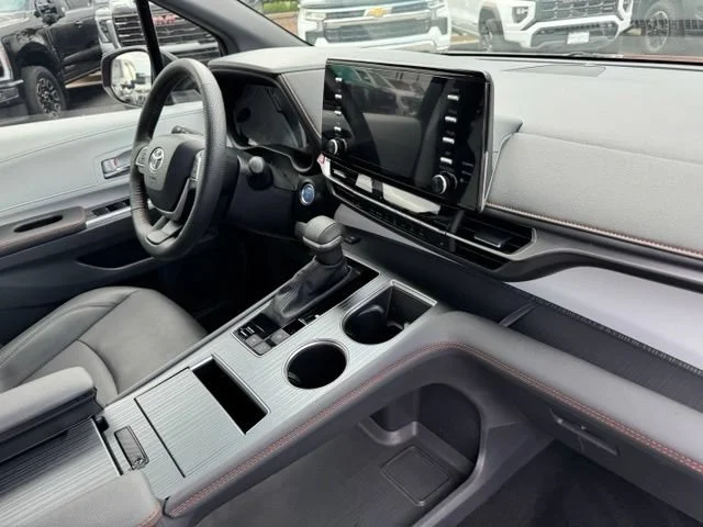 Used 2024  Toyota LE image 25