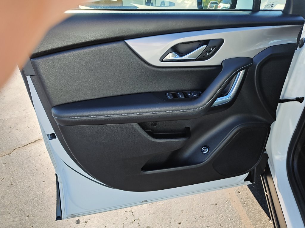 Used 2024 White Chevrolet LT image 12