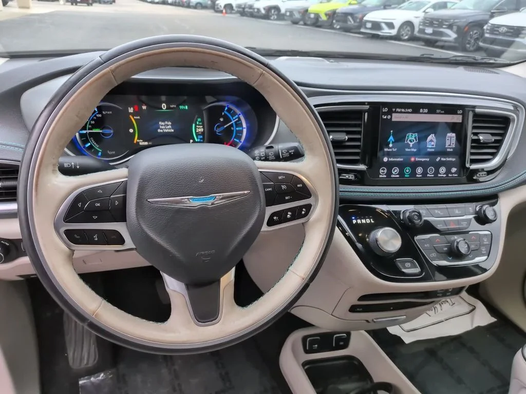 Used 2020 Gray Chrysler Limited image 23