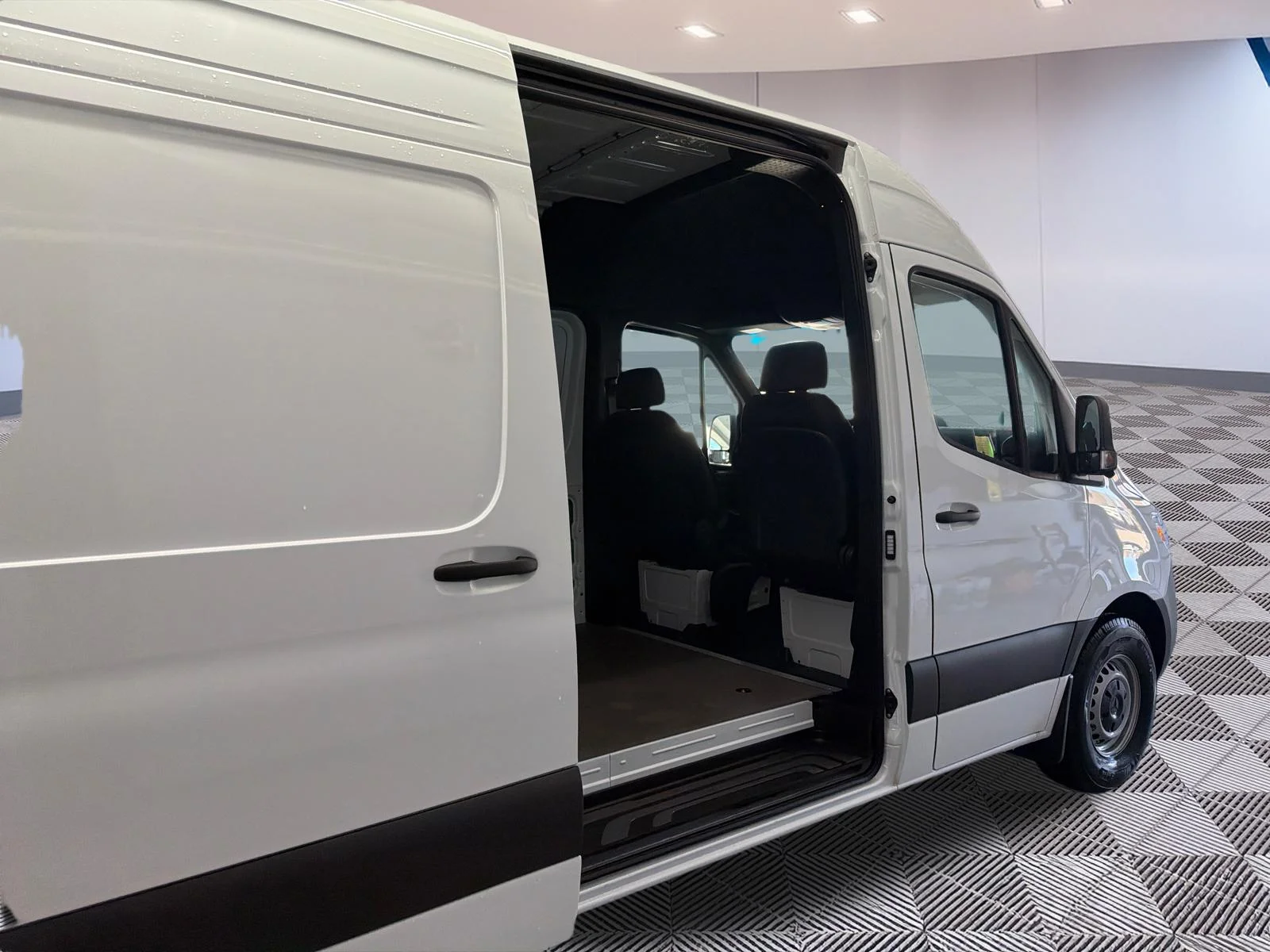 Used 2026 White Mercedes-Benz 2500 High Roof I4 Diesel 170" image 29