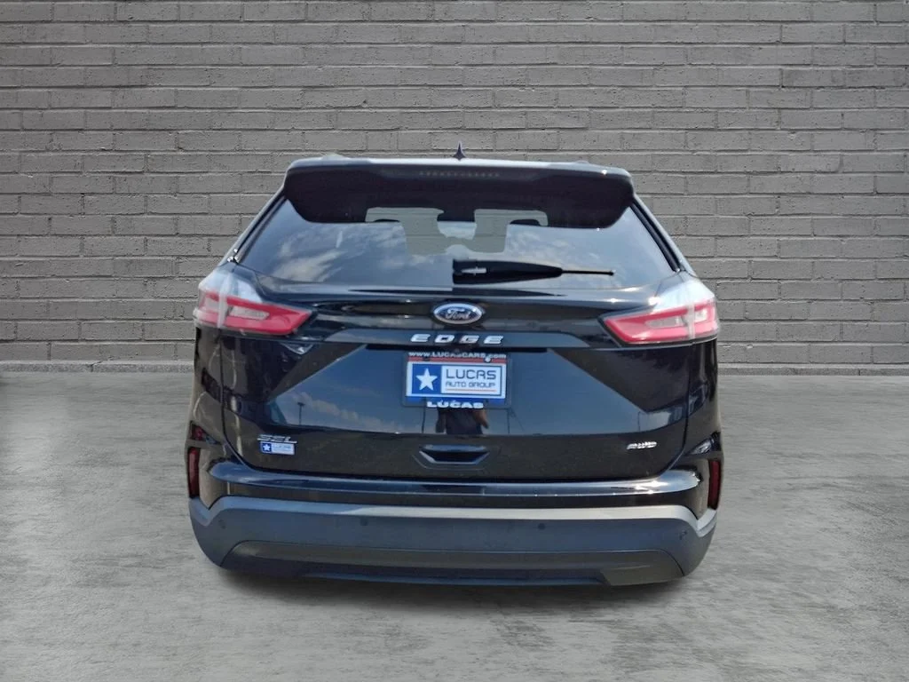 Used 2022 Black Ford SEL image 10