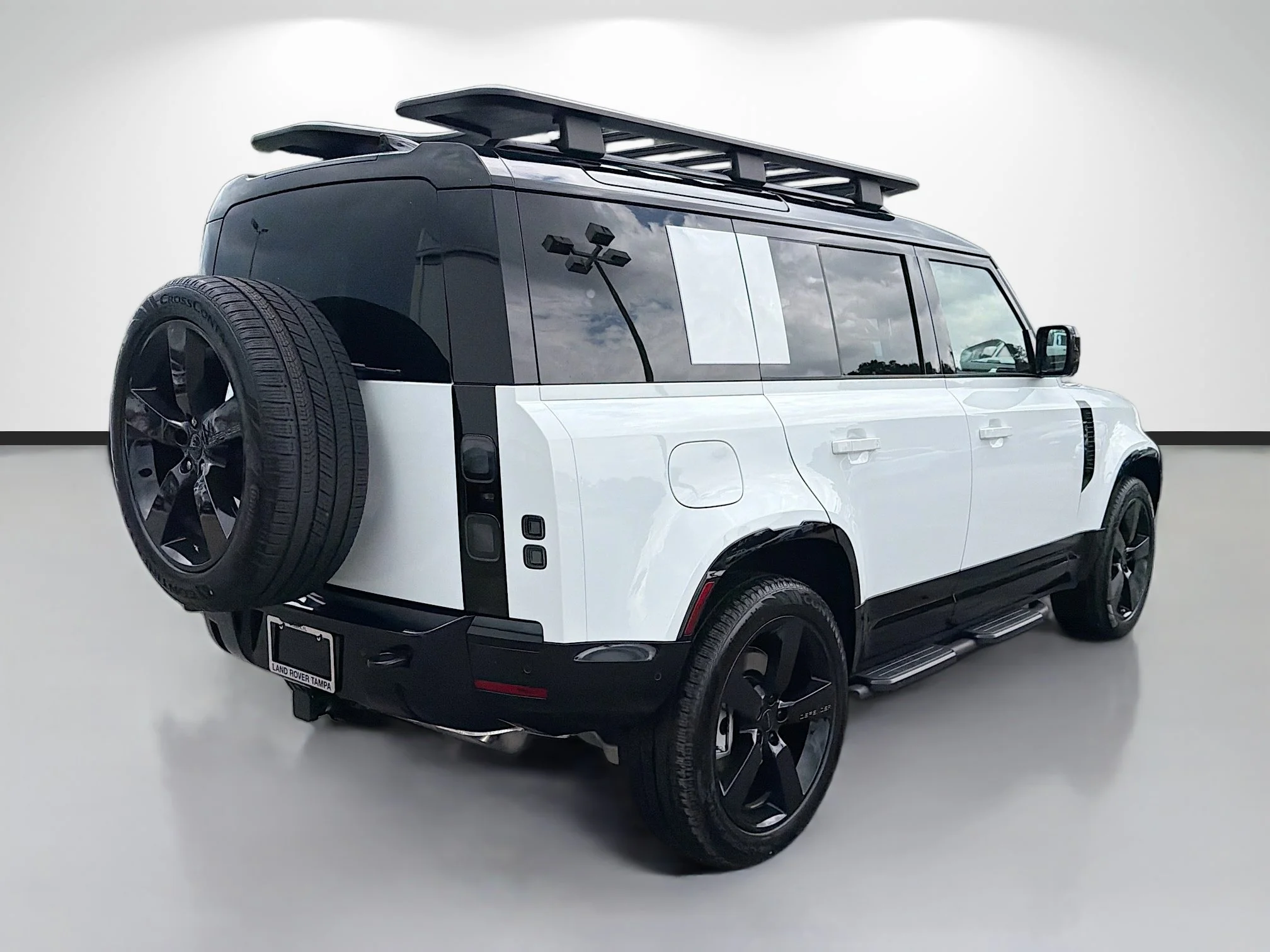 New 2026 Fuji White Land Rover X-Dynamic SE image 5