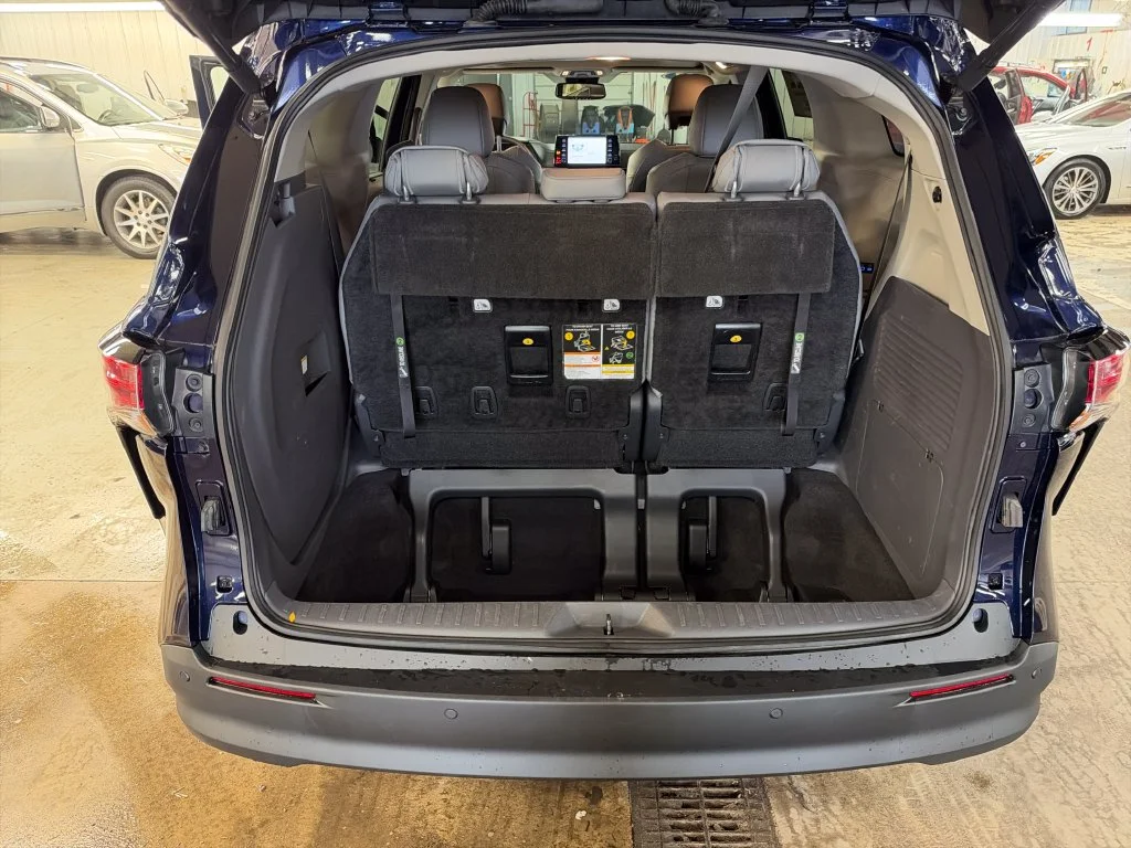 Certified Used 2022  Toyota XLE image 27