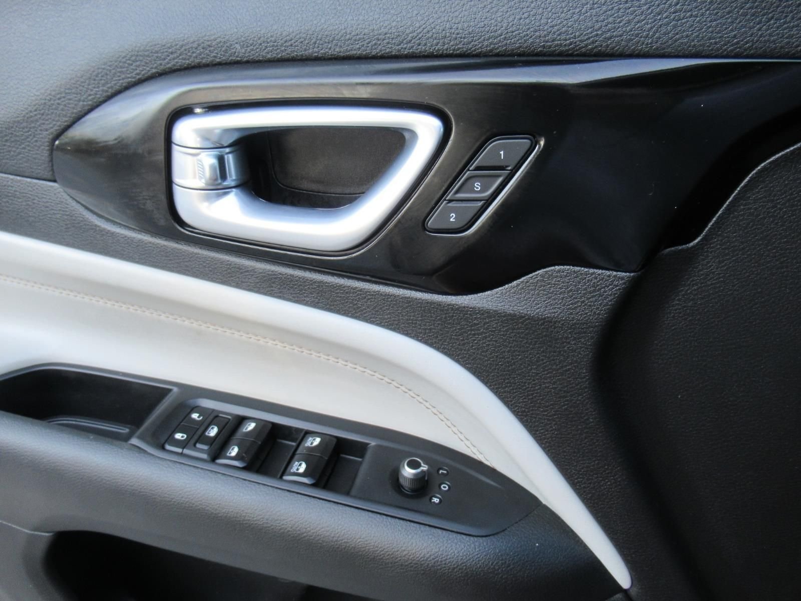 Certified Used 2023 Gray Jeep Limited image 19