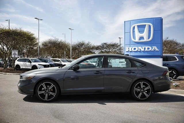 New 2026 Meteorite Gray Metallic Honda SE image 5