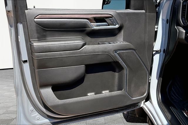 Used 2024 Gray Chevrolet LT image 18