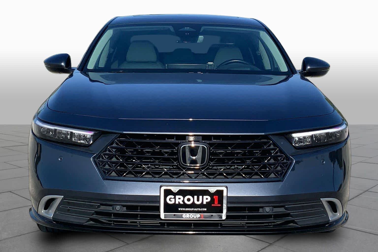Used 2025 Meteorite Gray Metallic Honda Touring image 4