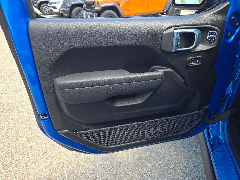 New 2026 Hydro Blue Pearl-Coat Exterior Paint Jeep Willys image 18