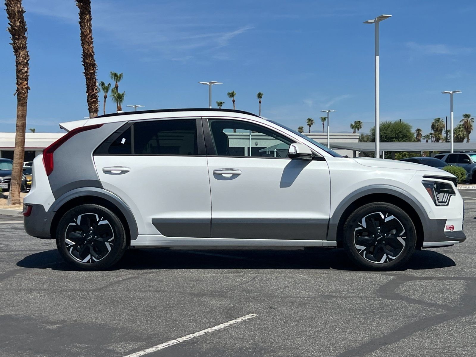 Used 2023 Kia Niro Wave with VIN KNDCT3L1XP5016911 for sale in Cathedral City, CA