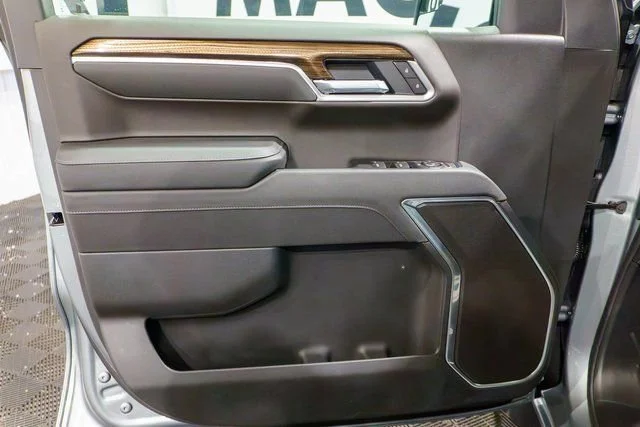 New 2026 Sterling Gray Metallic Chevrolet LT (2FL) image 11