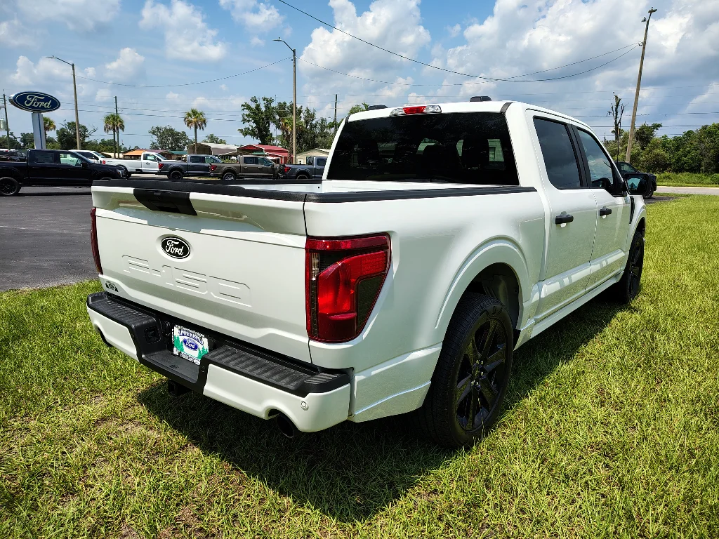 New 2026 Oxford White Ford STX CREW 4X4 LOBO image 6