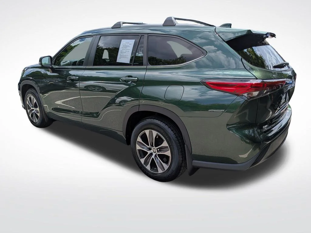 Used 2023 Green Toyota XLE image 6