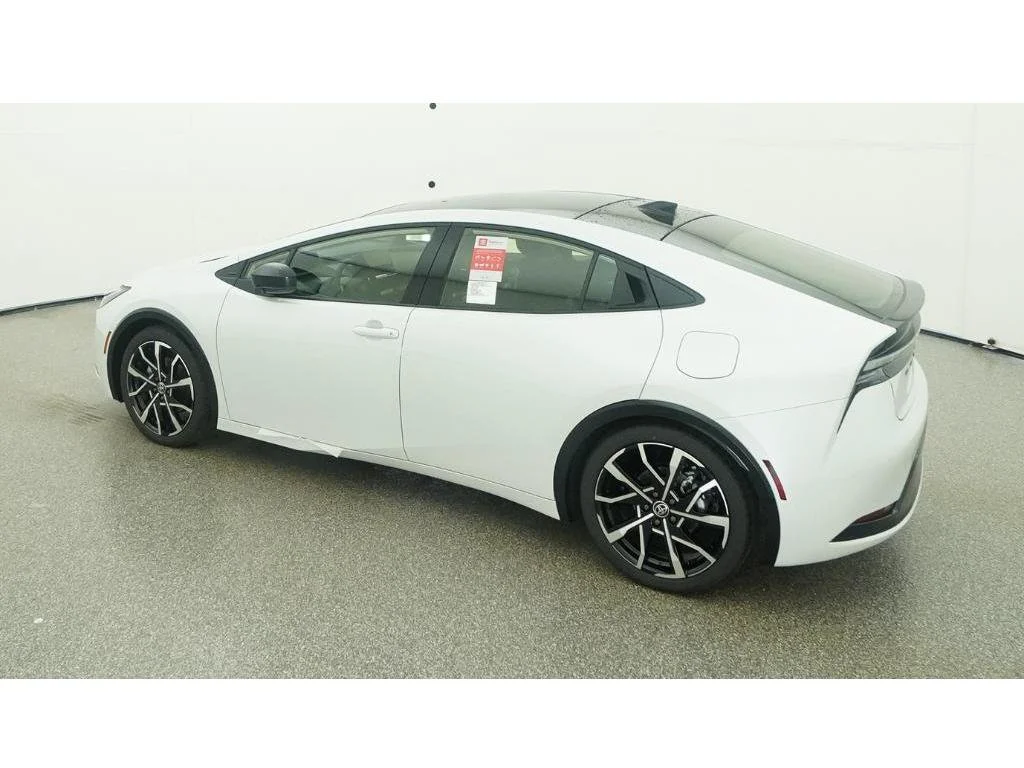 New 2026 Wind Chill Pearl Toyota XSE image 4