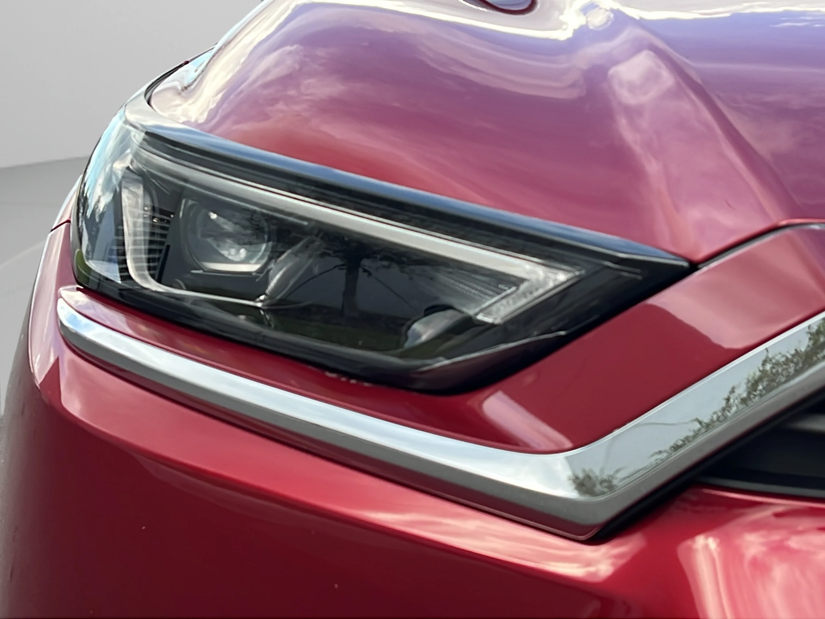 Used 2025 Pearl Toyota Platinum image 25