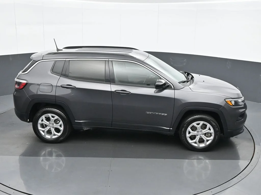 Used 2024 Gray Jeep Latitude image 22