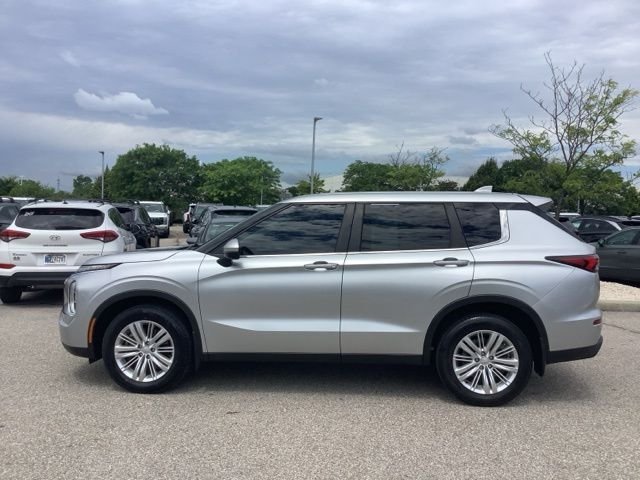 Used 2022 Silver Mitsubishi ES image 9