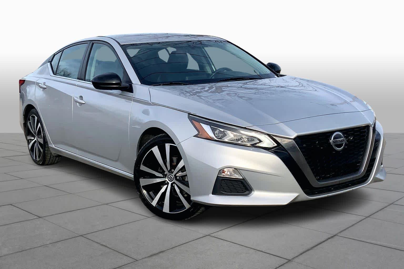 Used 2019 Nissan Altima SR with VIN 1N4BL4CV1KN305520 for sale in Kansas City