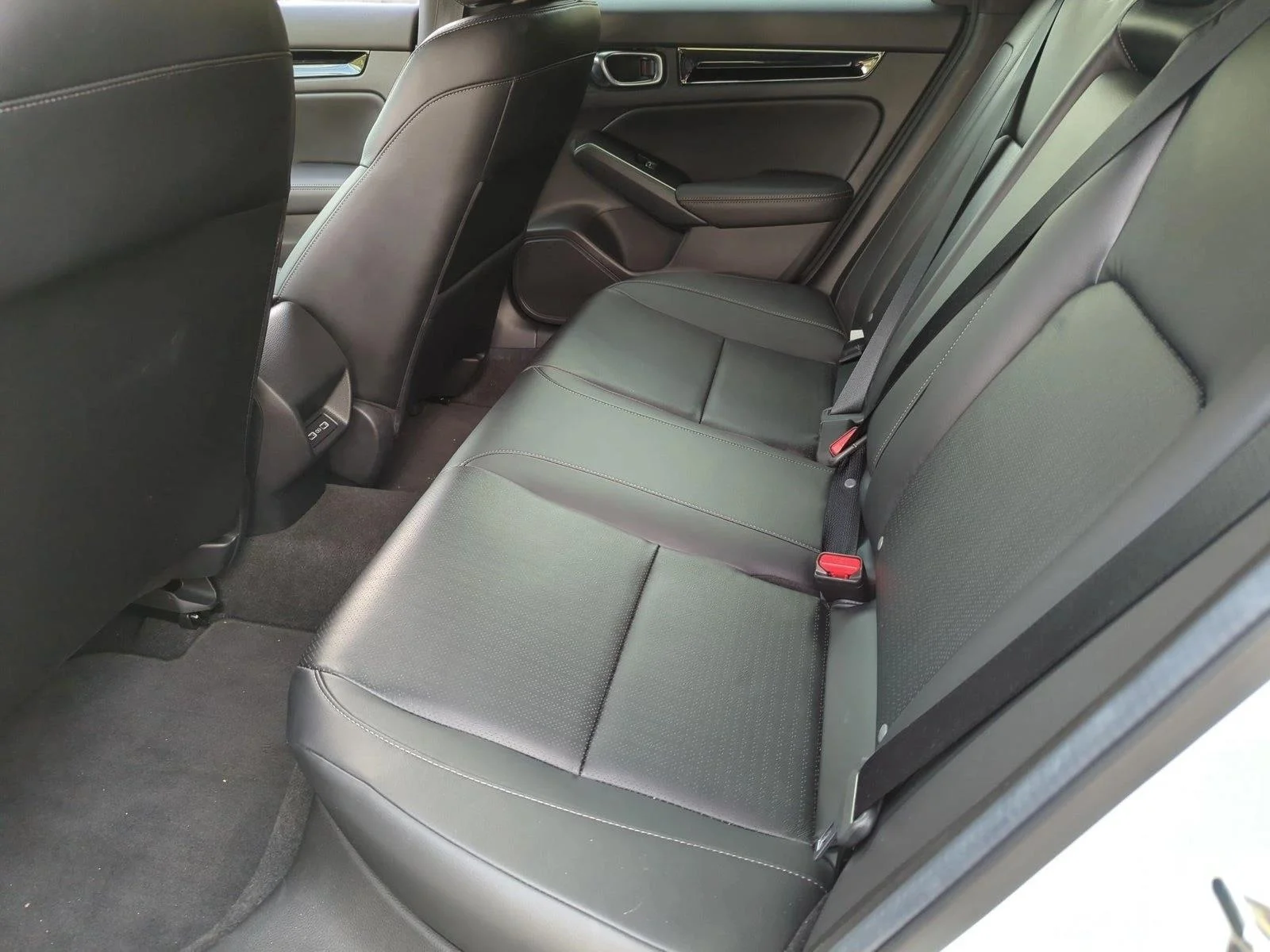 Used 2024 Platinum White Pearl Honda Sport Touring image 13