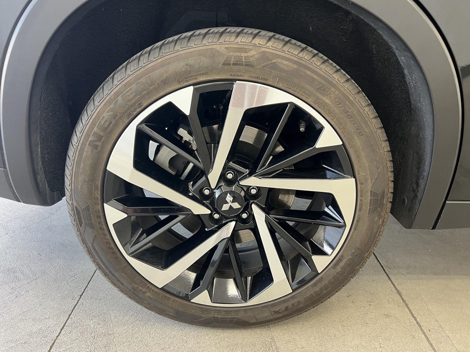 2022 Mitsubishi Outlander ES - Photo 9