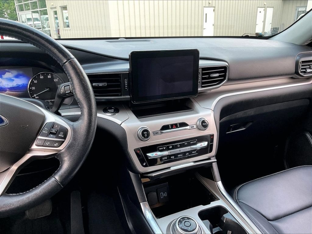 Used 2022 Black Ford XLT image 19