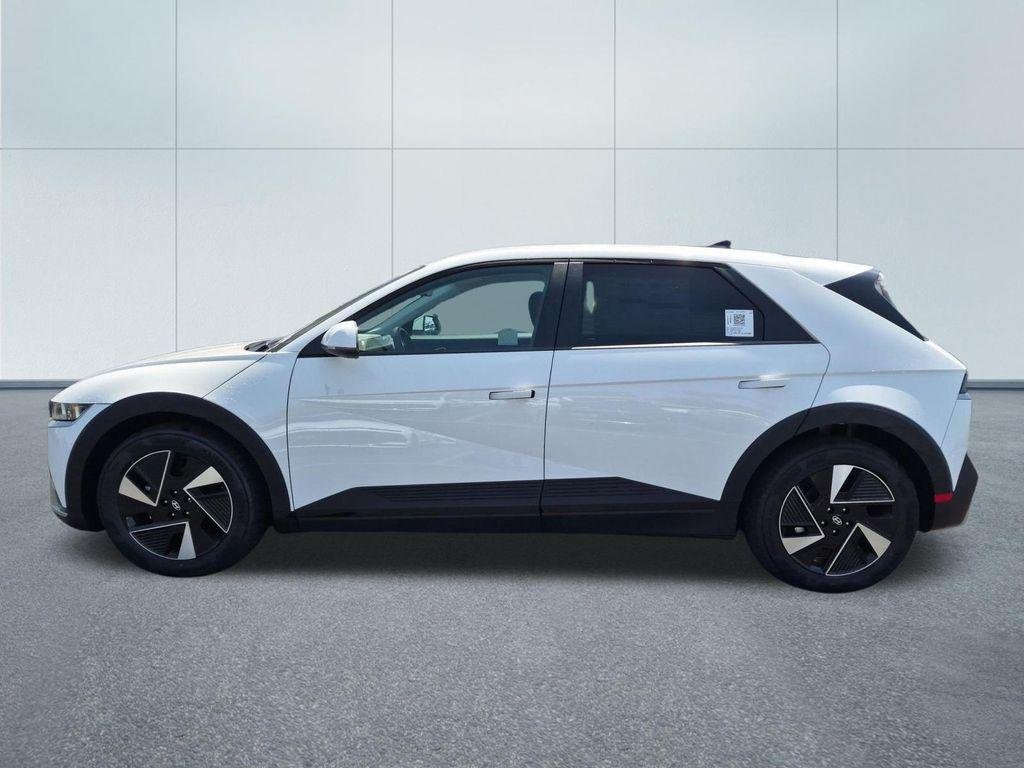 New 2026 White Hyundai SEL image 3