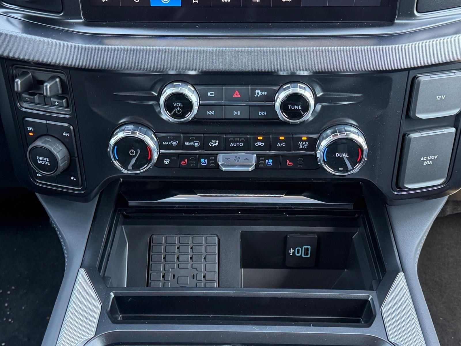 New 2026 Glacier Gray Metallic Tri-Coat Ford F-250® Platinum® image 18