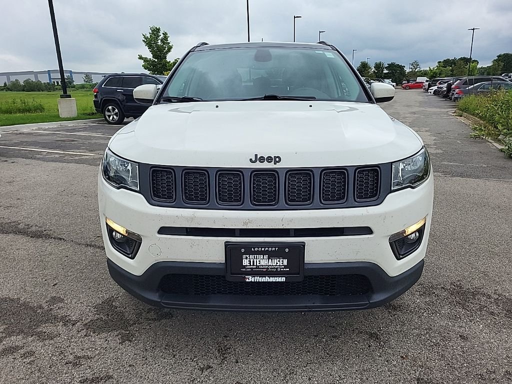Used 2019 White Jeep Latitude image 8