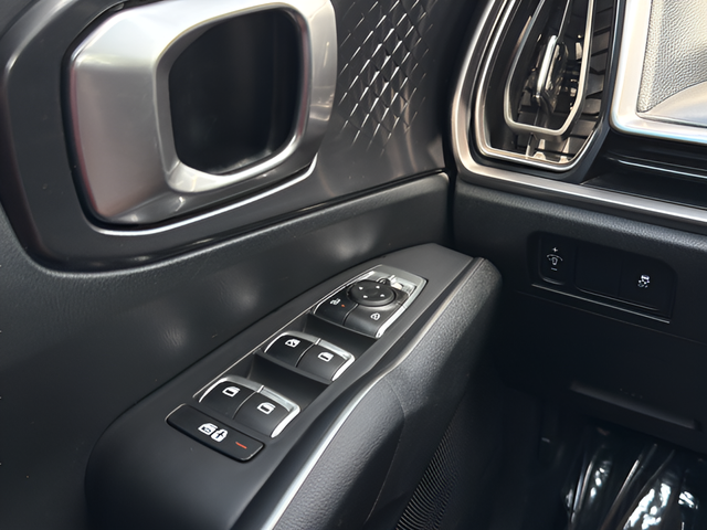 Used 2024 Black Kia S image 10