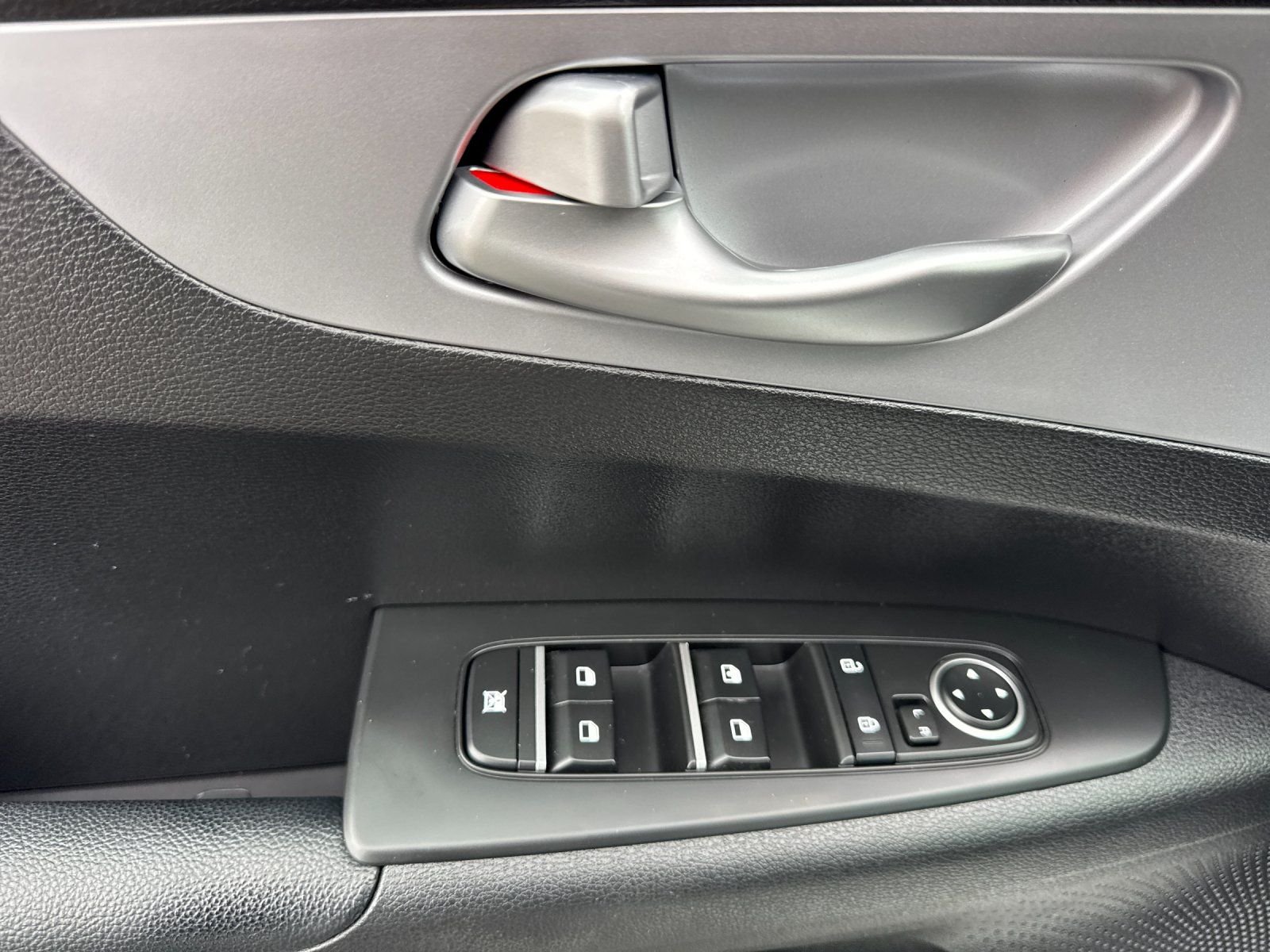 Certified Used 2023 White Kia LXS image 10