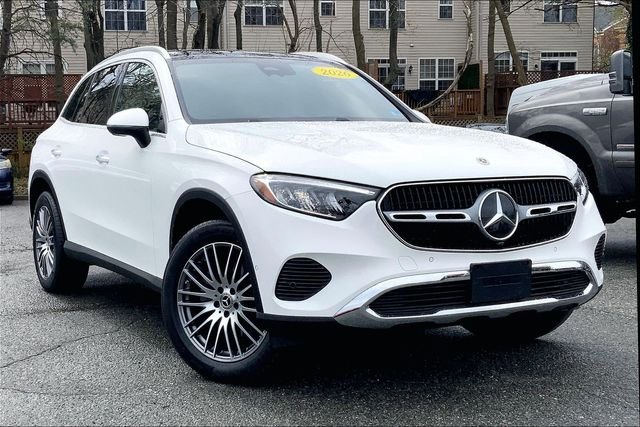 Used 2026 White Mercedes-Benz GLC 300 image 1