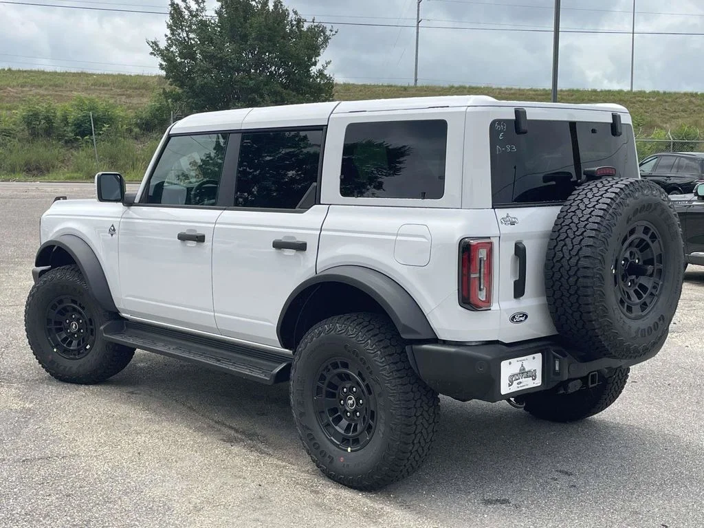 New 2026 White Ford Outer Banks image 5