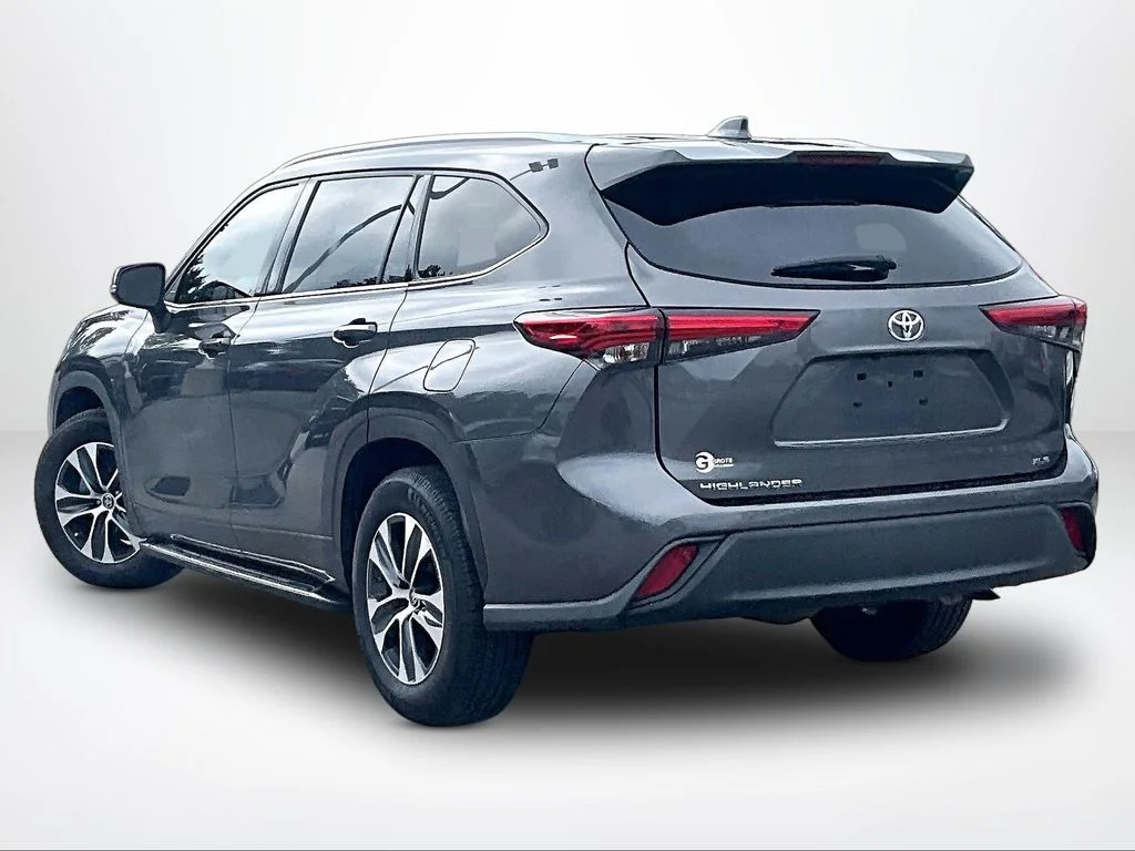 Used 2022 Gray Toyota XLE image 14