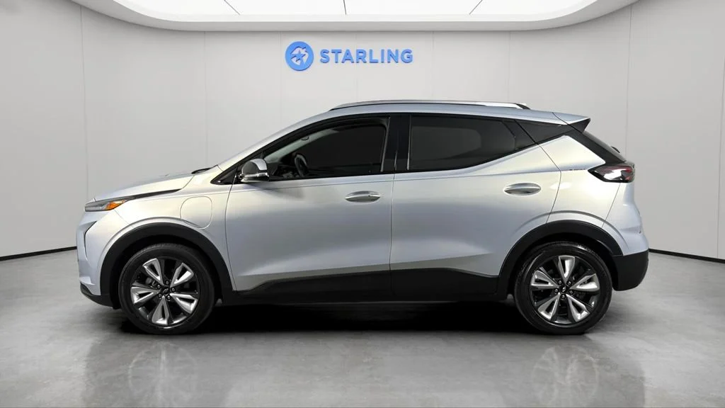 Used 2023 Silver Flare Metallic Chevrolet LT image 3