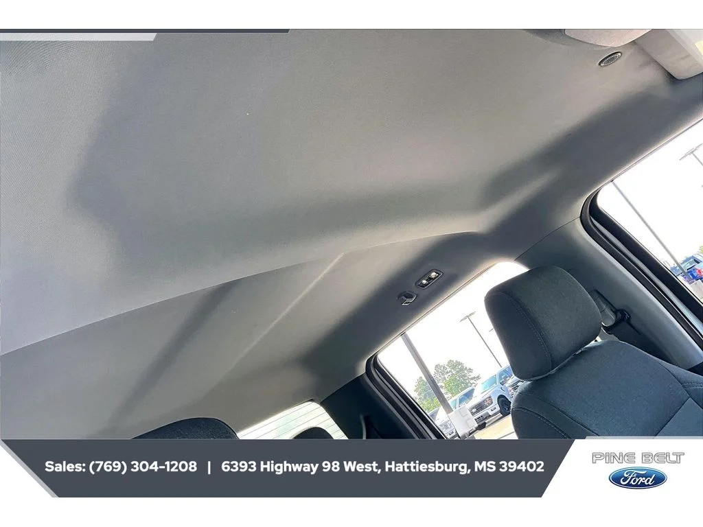 Used 2025 Oxford White Ford XLT image 17