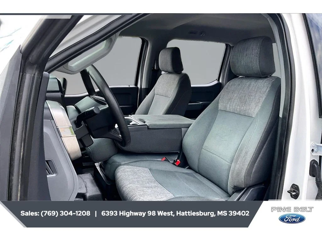 Used 2023 Oxford White Ford XLT image 19