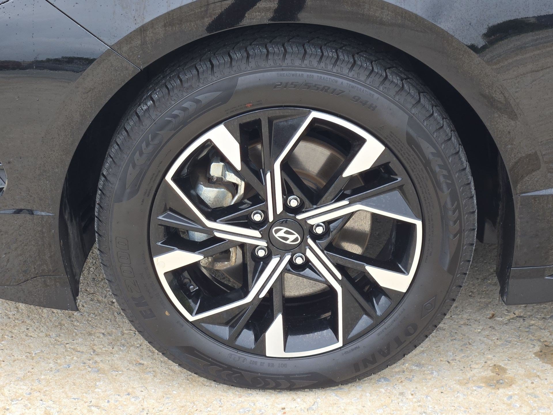 Used 2024 Onyx Black Hyundai SEL image 11