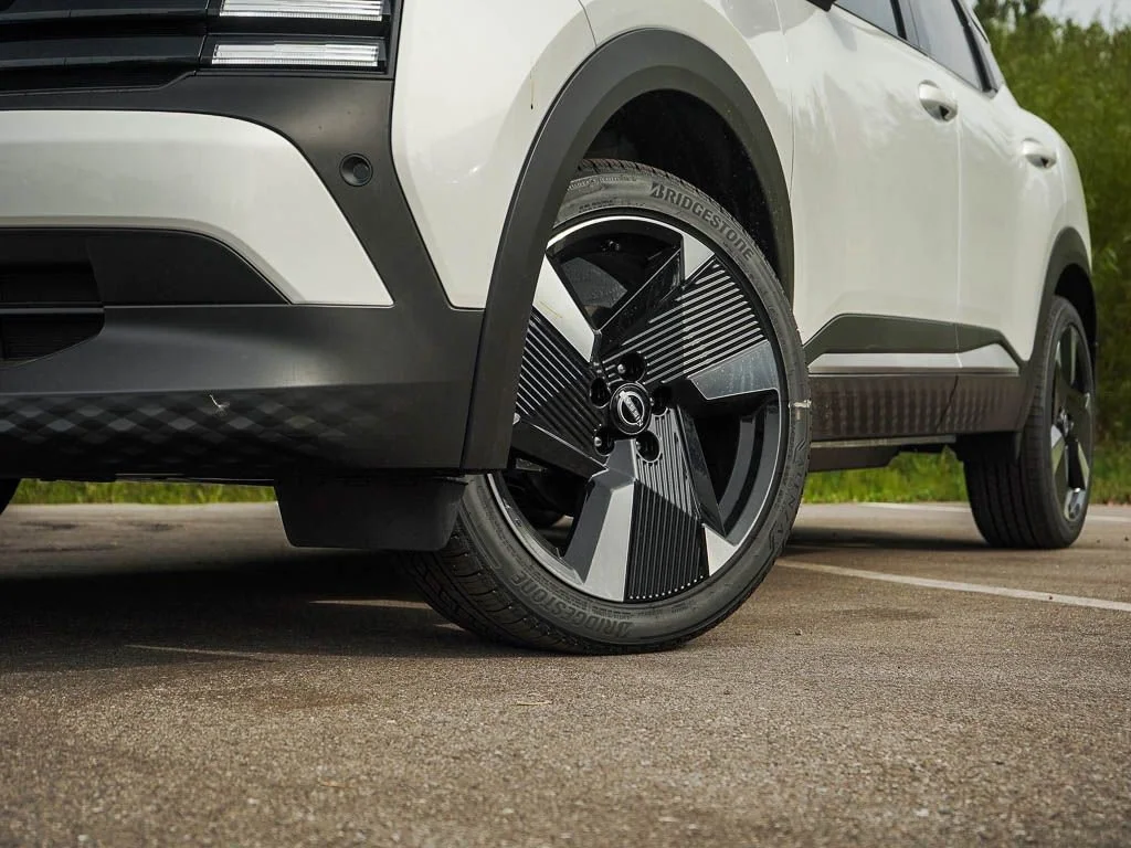 New 2026 Aspen White Tricoat Nissan SR image 6