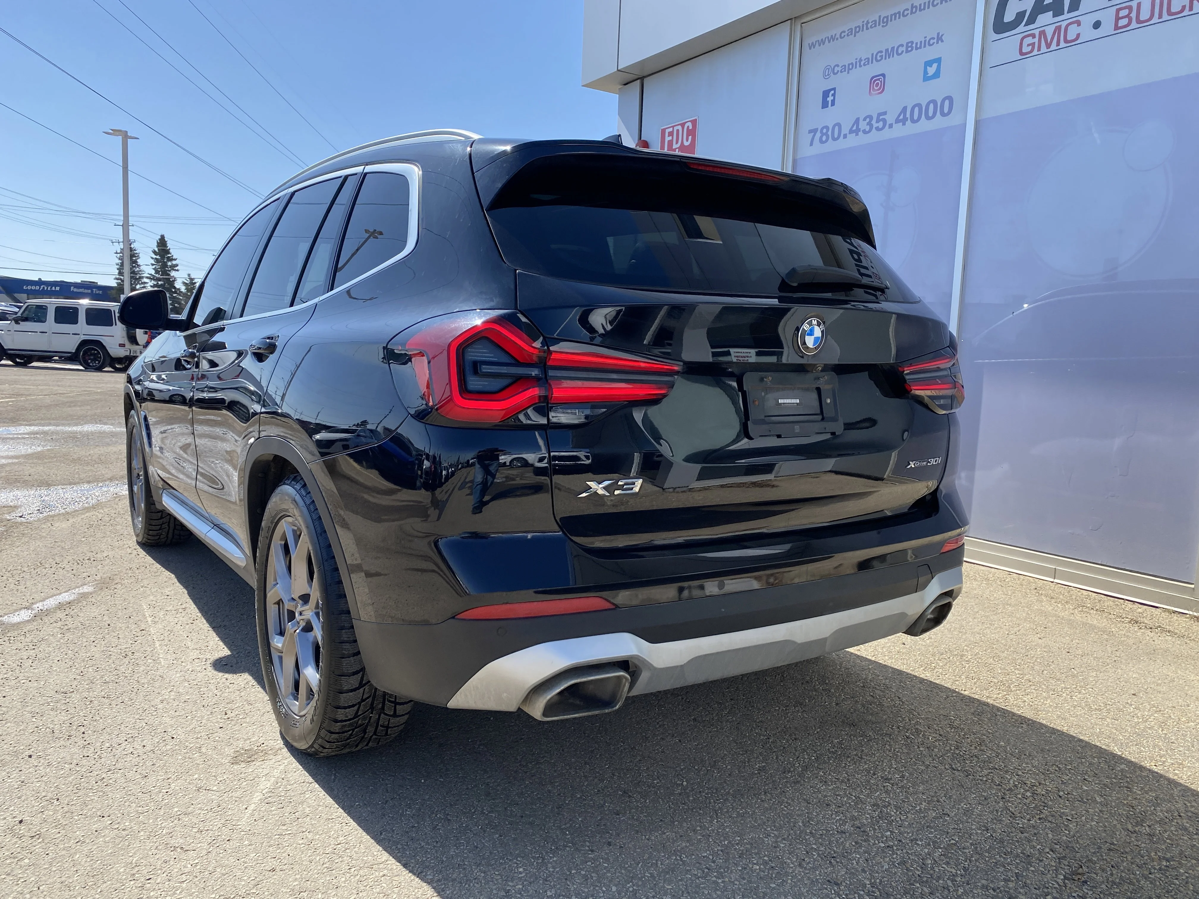 Used 2022 Black BMW xDrive30i * PANORAMIC SUNROOF * DIGITAL DASH * image 3