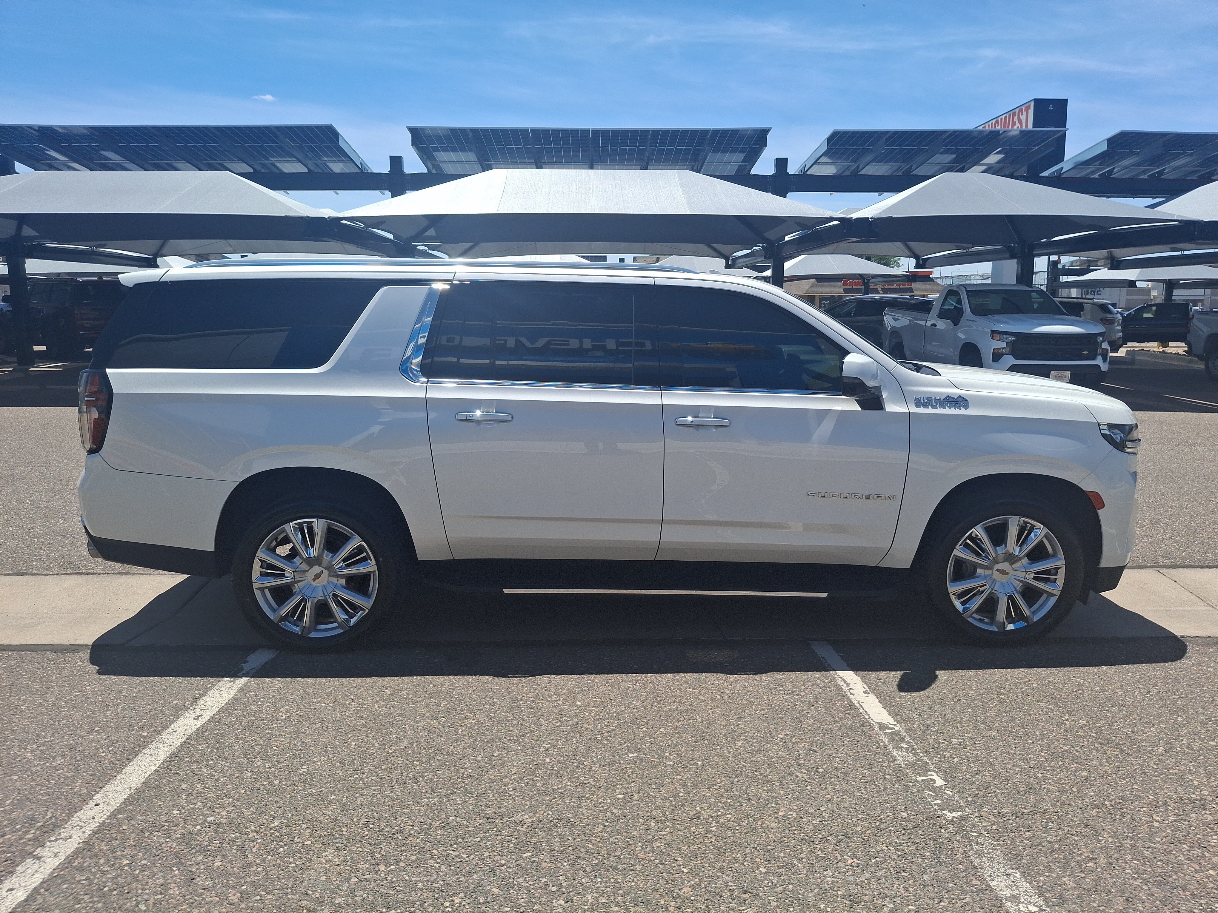 Used 2021 White Chevrolet High Country image 6