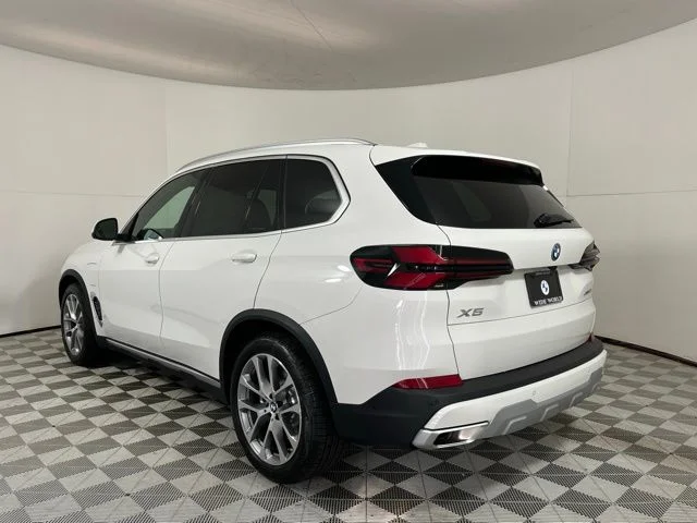 New 2026 Alpine White BMW xDrive50e image 5