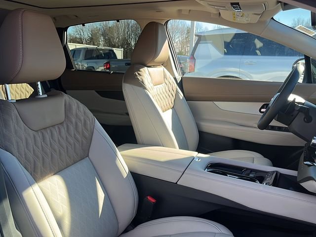 New 2026 Everest White Pearl TriCoat / Super Black Two-tone Nissan Platinum image 12