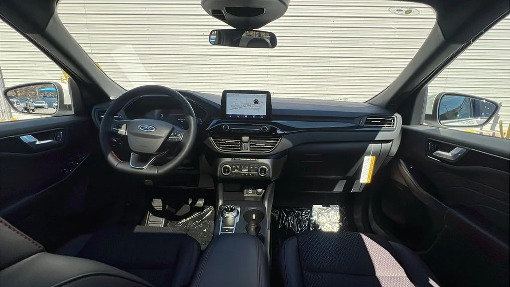2025 Ford Escape ST-Line Select - Photo 13